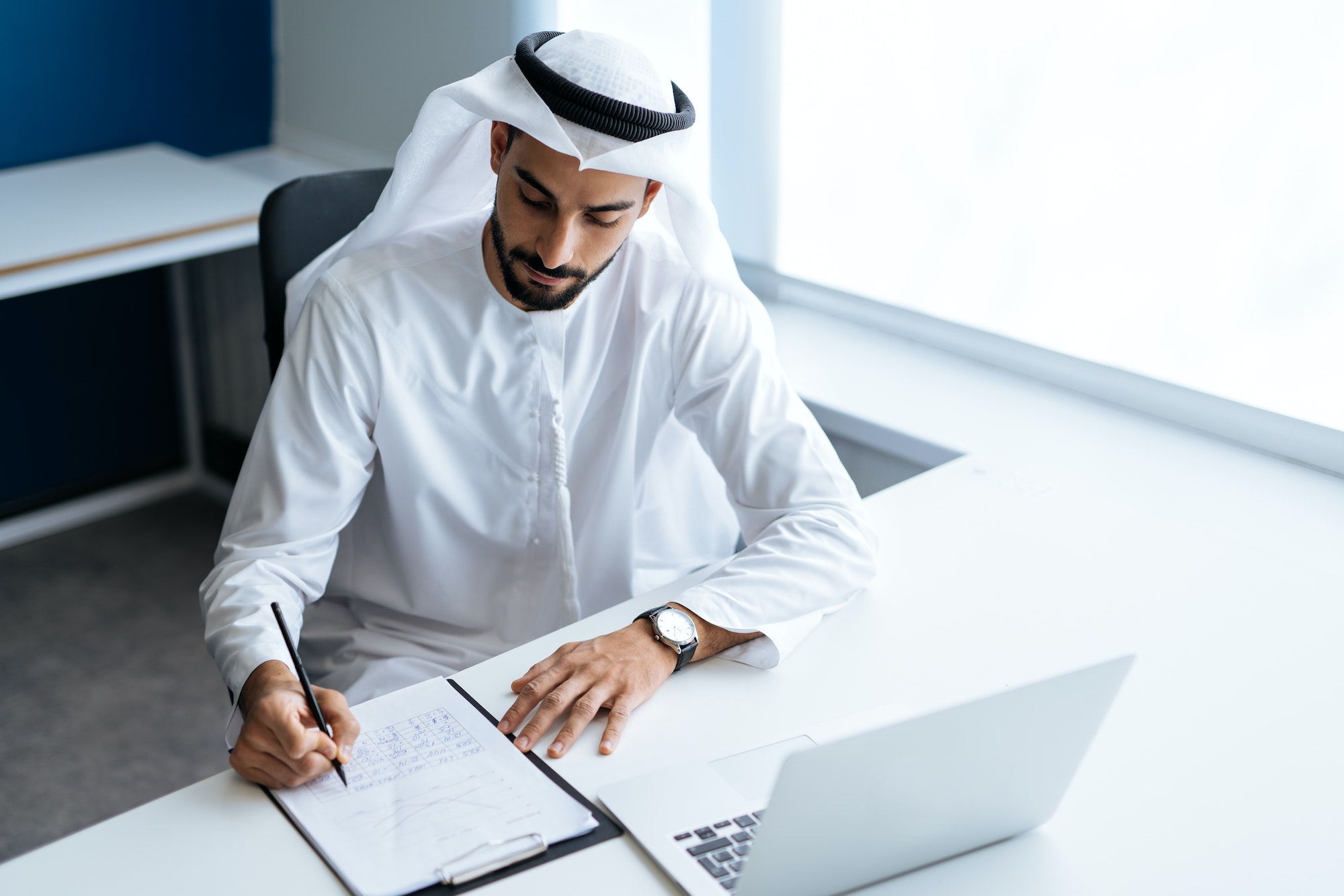 Can foreigners start business Dubai?